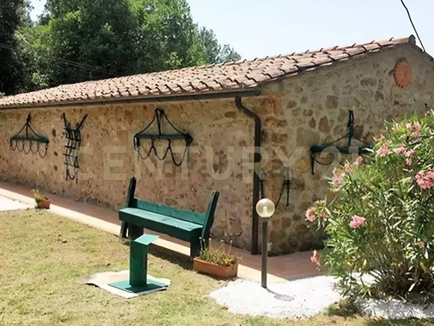 Immagine 1 di Rustico / casale in vendita  in Località Camaiano snc a Roccastrada