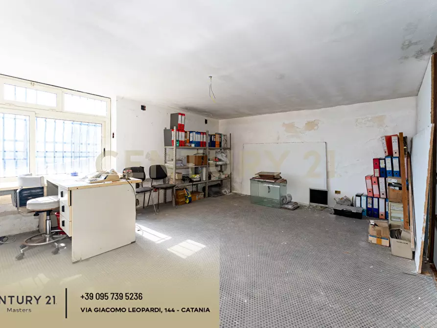 Immagine 36 di Locale commerciale in vendita  in Via Antonio Prestinenza 7 a Catania