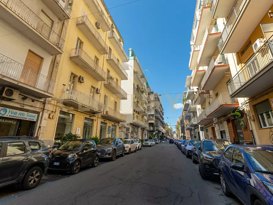Immagine 3 di Pentalocale in vendita  in Via Milano 60 a Catania