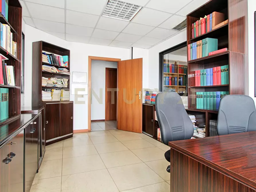 Immagine 14 di Ufficio in vendita  in Via Giuseppe Capogrossi 50 a Roma