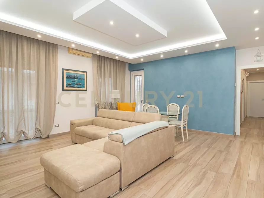 Immagine 8 di Pentalocale in vendita  in Via Rasà 3 a Catania