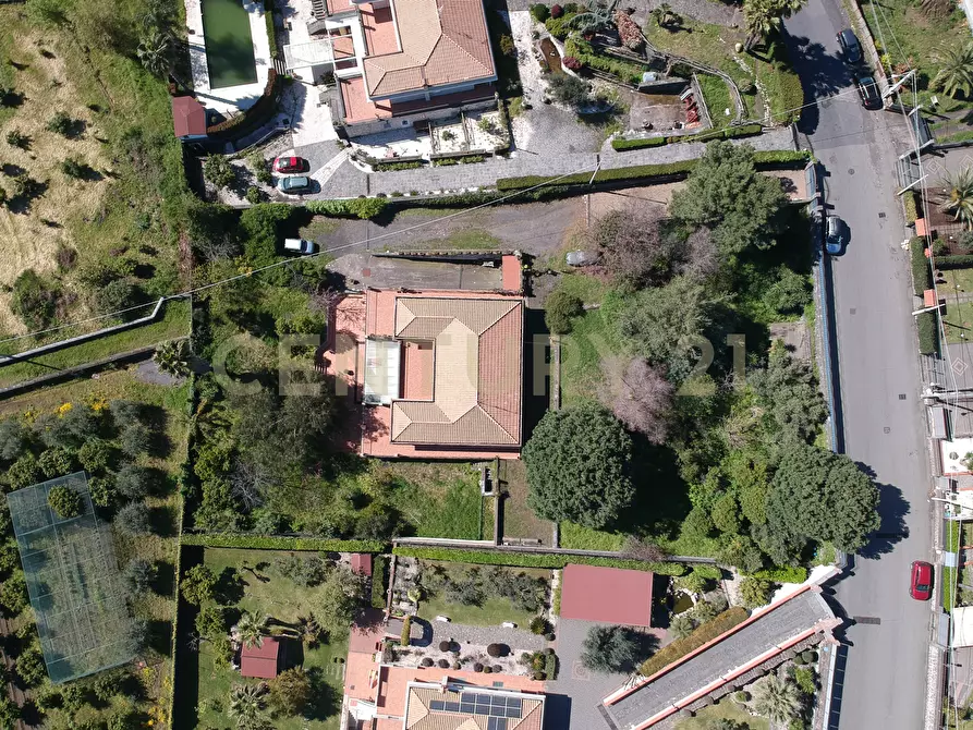 Immagine 93 di Villa in vendita  in Via Alcaloro Petrone 47 a Viagrande