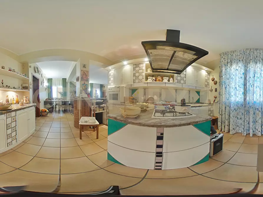 Immagine 105 di Villa in vendita  in Via Salemi 19 a Mascalucia