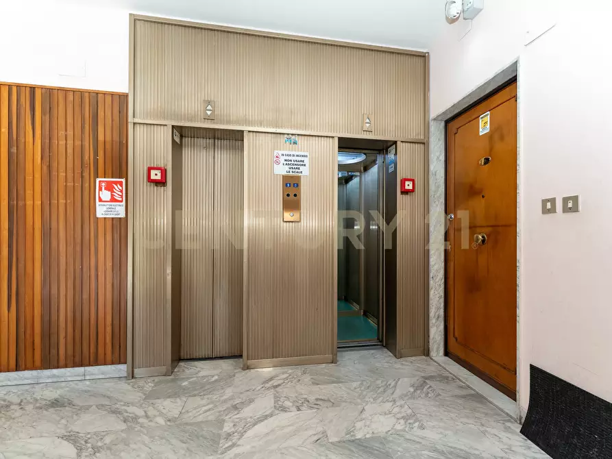 Immagine 5 di Quadrilocale in vendita  in Via Vincenzo Giuffrida 203 a Catania