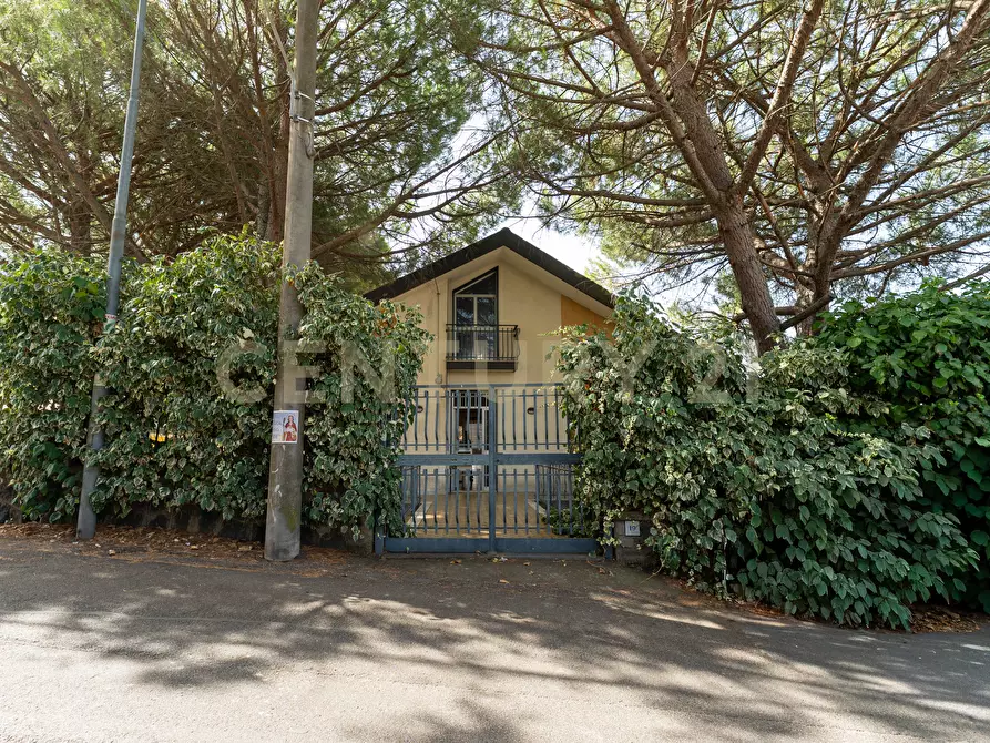 Immagine 2 di Villa in vendita  in Via Madonna del Carmelo 19 a Ragalna