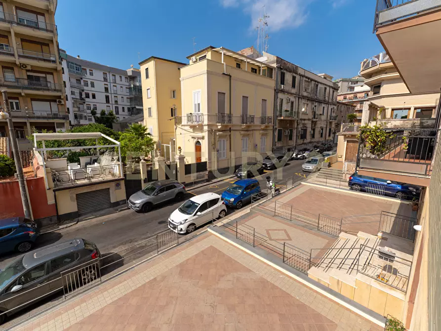 Immagine 13 di Bilocale in affitto  in Via delle Acacie 9 a Catania