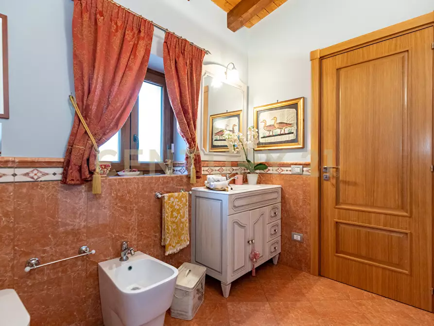 Immagine 27 di Villa in vendita  in Via Brinzio 20 a Aci Catena