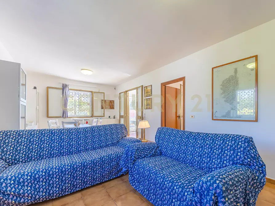 Immagine 1 di Villa in vendita  in Strada Isola Bella 43 a Latina