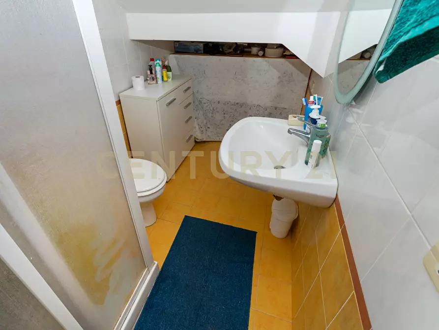 Immagine 13 di Trilocale in vendita  in Via Spiaggia 306 a Catania