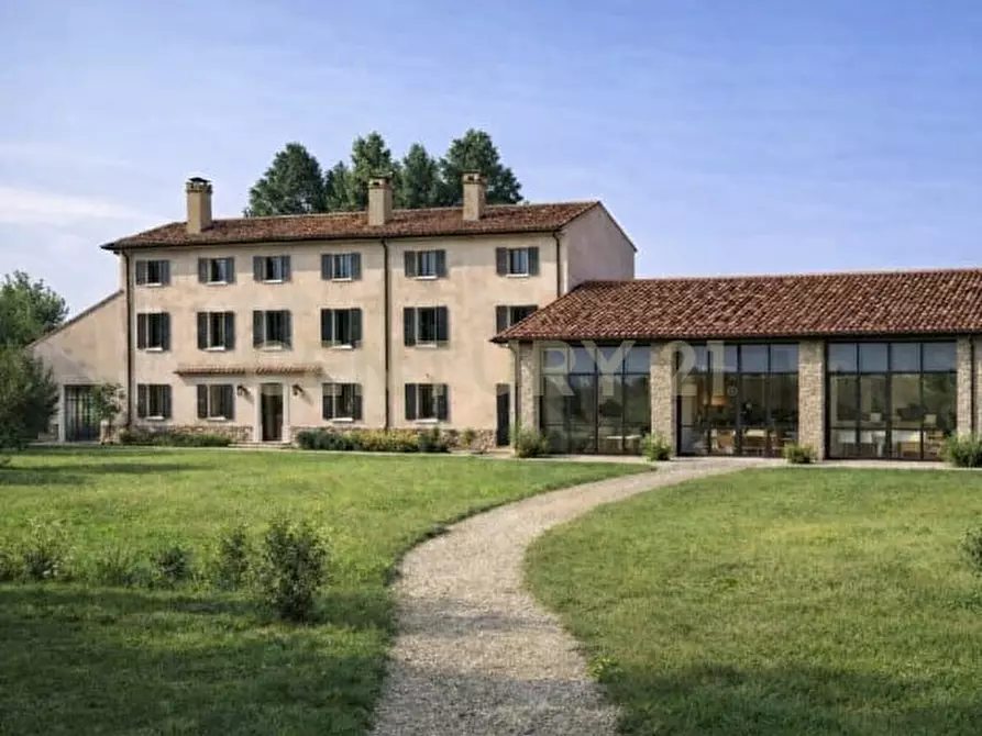 Immagine 2 di Palazzo in vendita  in Via Padovana 1a a Arcole