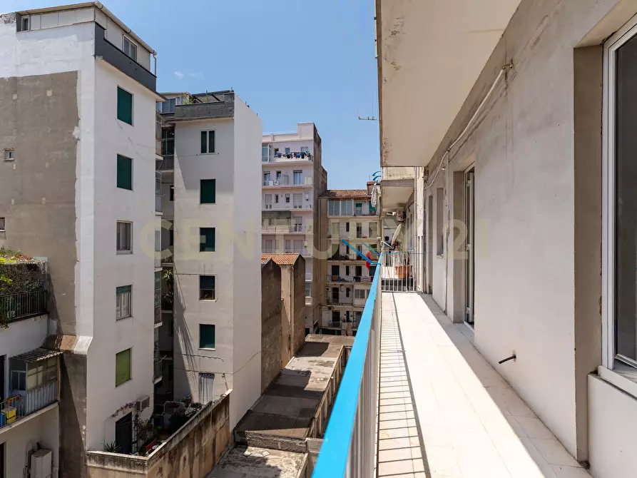 Immagine 16 di Quadrilocale in affitto  in Via Genova 64 a Catania