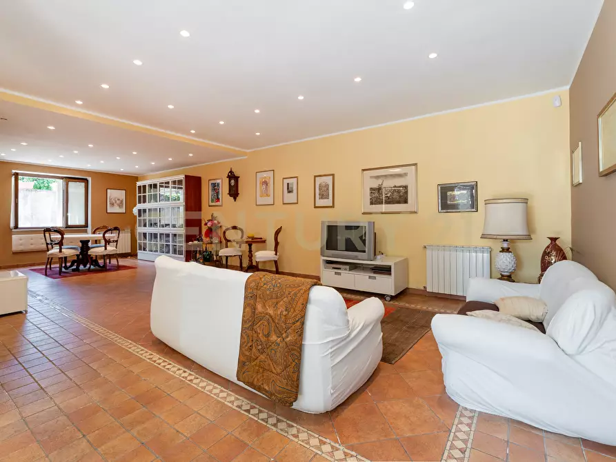 Immagine 49 di Villa in vendita  in Via Alcaloro Petrone 47 a Viagrande