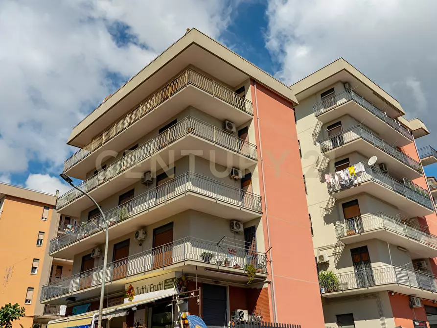 Immagine 35 di Pentalocale in vendita  in Via Carnazza 2 a Tremestieri Etneo