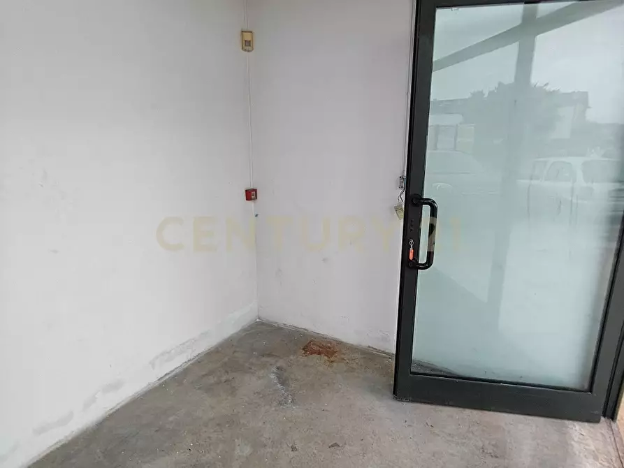 Immagine 5 di Locale commerciale in vendita  in Via degli Scaligeri a Bussolengo