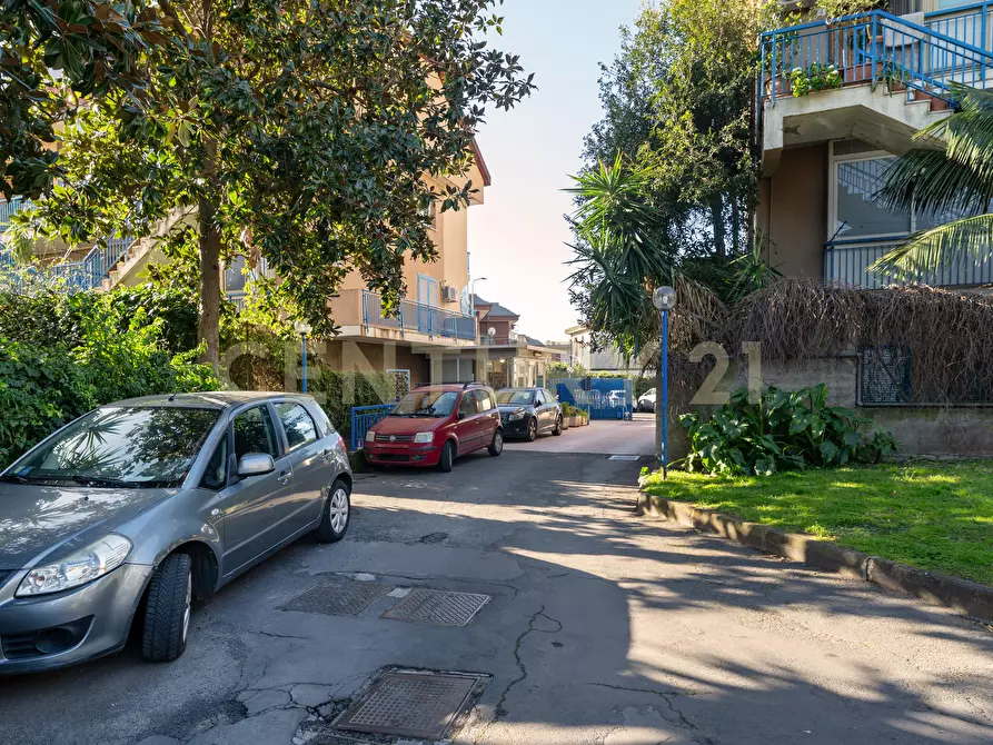 Immagine 53 di Casa semindipendente in vendita  in Via G. Leopardi 1 a Sant'agata Li Battiati