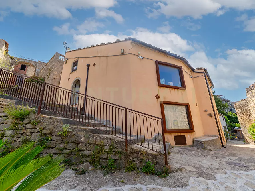 Immagine 37 di Casa indipendente in vendita  in Via Giovan Guerrino 40 a Montalbano Elicona