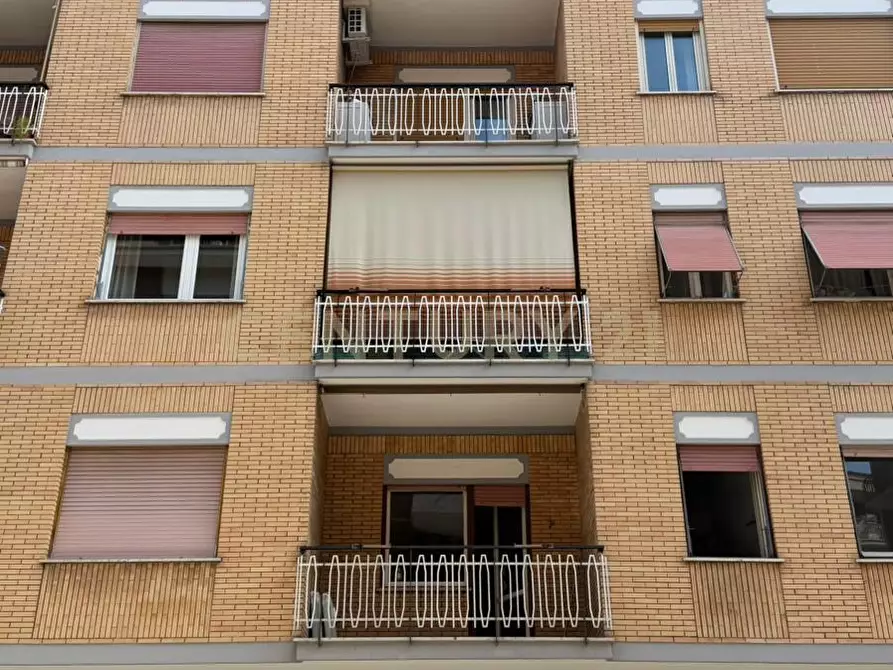 Immagine 4 di Trilocale in vendita  in Via Carlo Dossi 80 a Roma