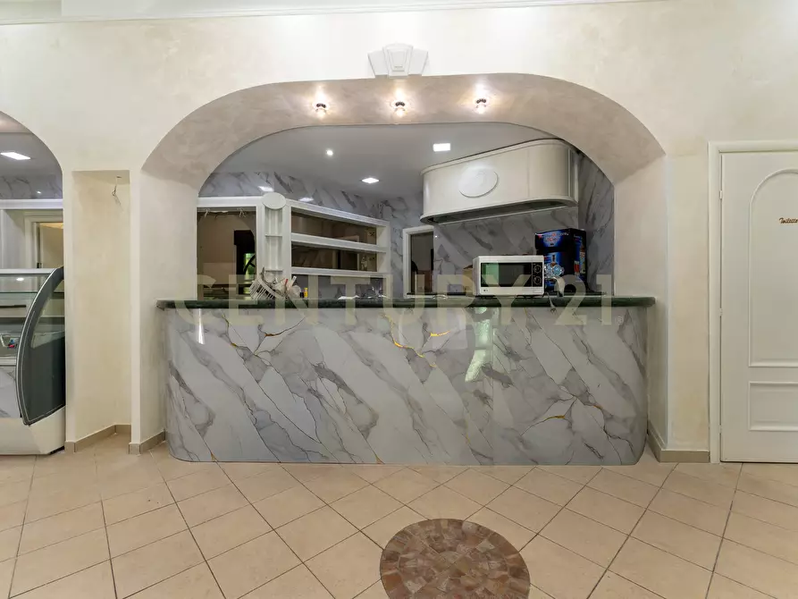 Immagine 9 di Bar / Ristorante in vendita  in Viale Papa Giovanni XXIII 46 a Camporotondo Etneo