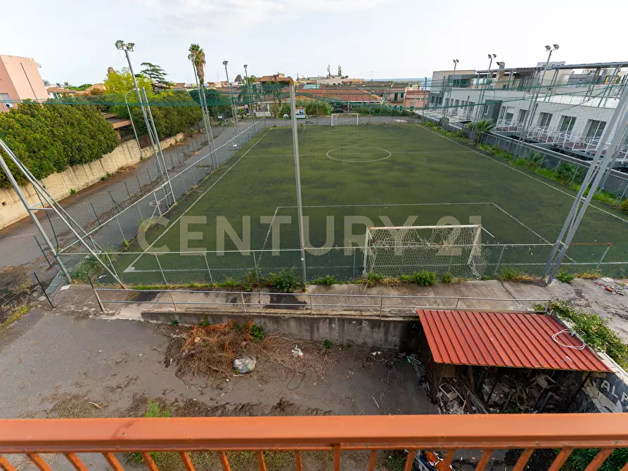 Immagine 60 di Showroom in vendita  in Via delle Scuole 1 a Aci Castello