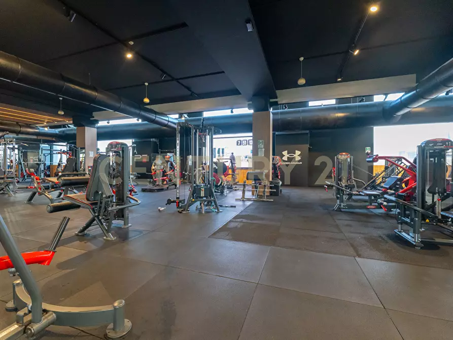 Immagine 15 di Attività commerciale in vendita  in Viale del Commercio a Misterbianco