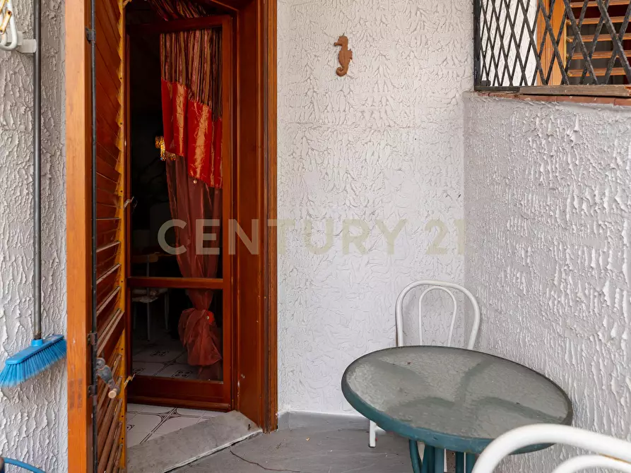 Immagine 32 di Trilocale in vendita  in Via del Sileno 2 a Giardini-Naxos