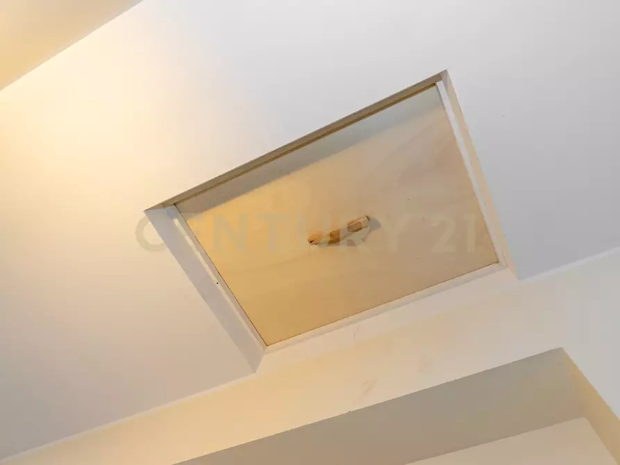 Immagine 31 di Trilocale in vendita  in Via Teocrito 10 a Aci Catena