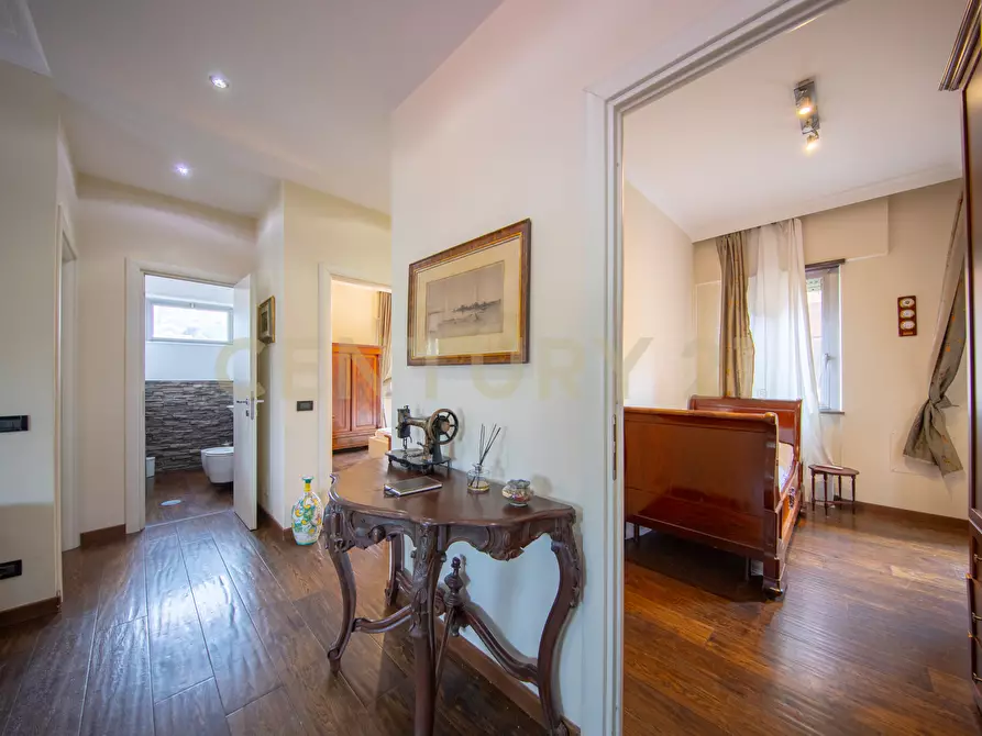 Immagine 19 di Trilocale in vendita  in Via Aurelia 301 a Roma