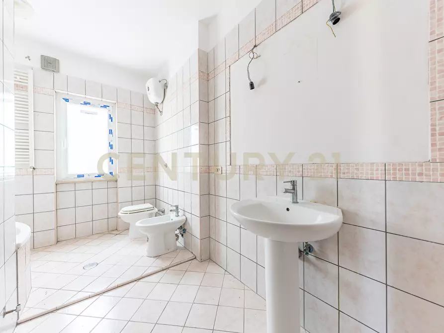 Immagine 22 di Villa in vendita  in Via Ombrone 9 a Aprilia