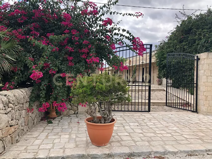 Immagine 10 di Rustico / casale in vendita  a Noto