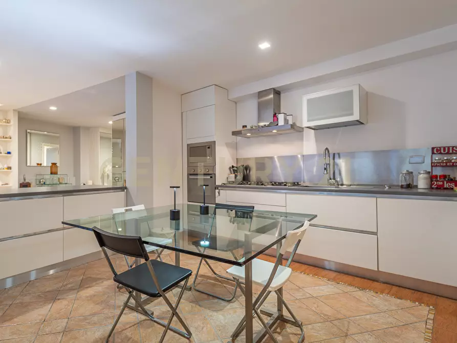 Immagine 30 di Bilocale in vendita  in Via la Sila 14 a Roma