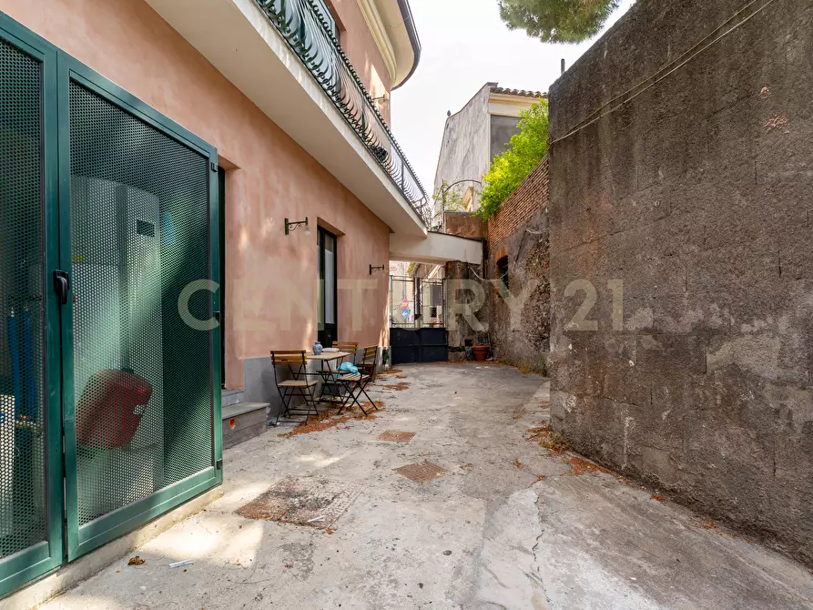 Immagine 10 di Rustico / casale in vendita  in Via Chiesa Madre 3 a Catania