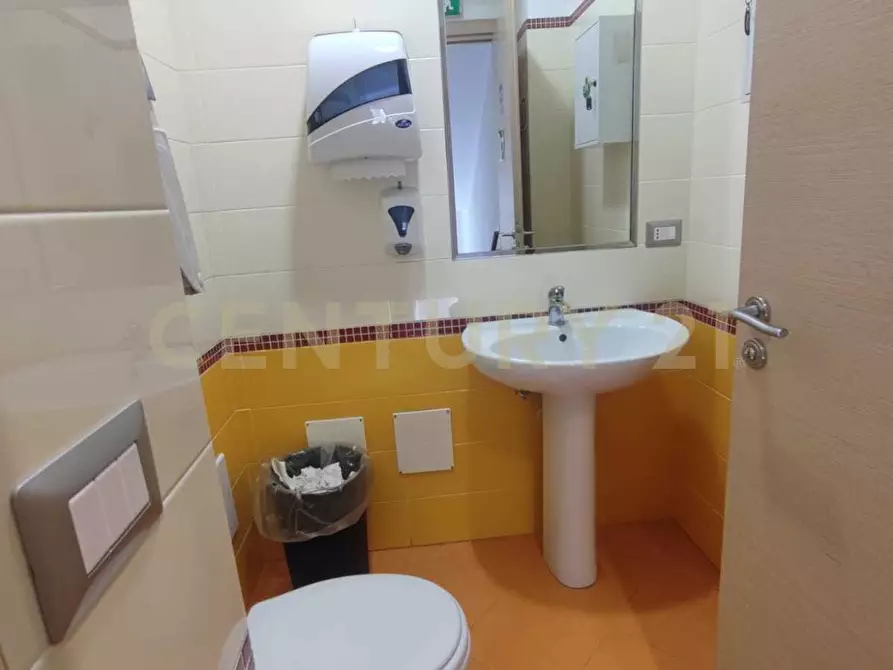 Immagine 28 di Palazzo in vendita  a Messina