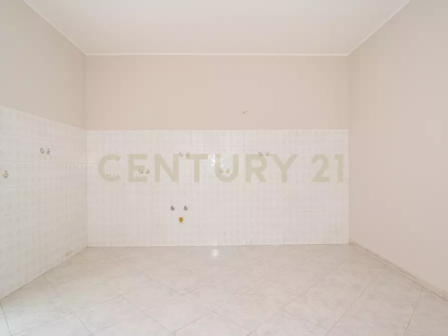 Immagine 12 di Quadrilocale in vendita  in Via Salvo D'Acquisto 42 a Aci Catena