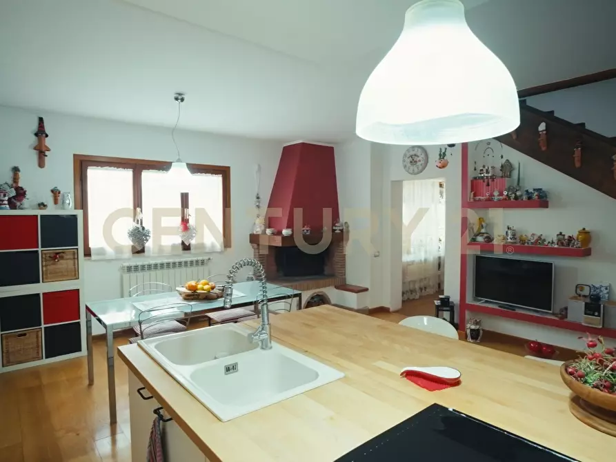 Immagine 9 di Villa in vendita  in Via delle Ginestre 13 a Sacrofano