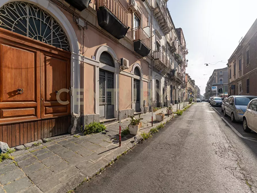 Immagine 2 di Pentalocale in vendita  in Via Giuseppe Verdi 165 a Catania