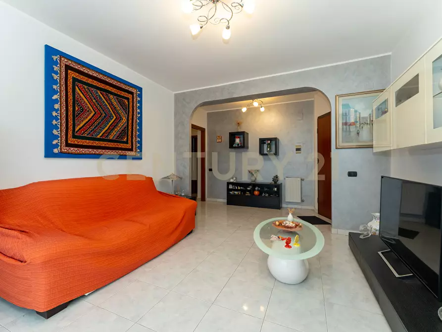 Immagine 6 di Quadrilocale in vendita  in Via Giolitti Giovanni SNC a Gravina Di Catania