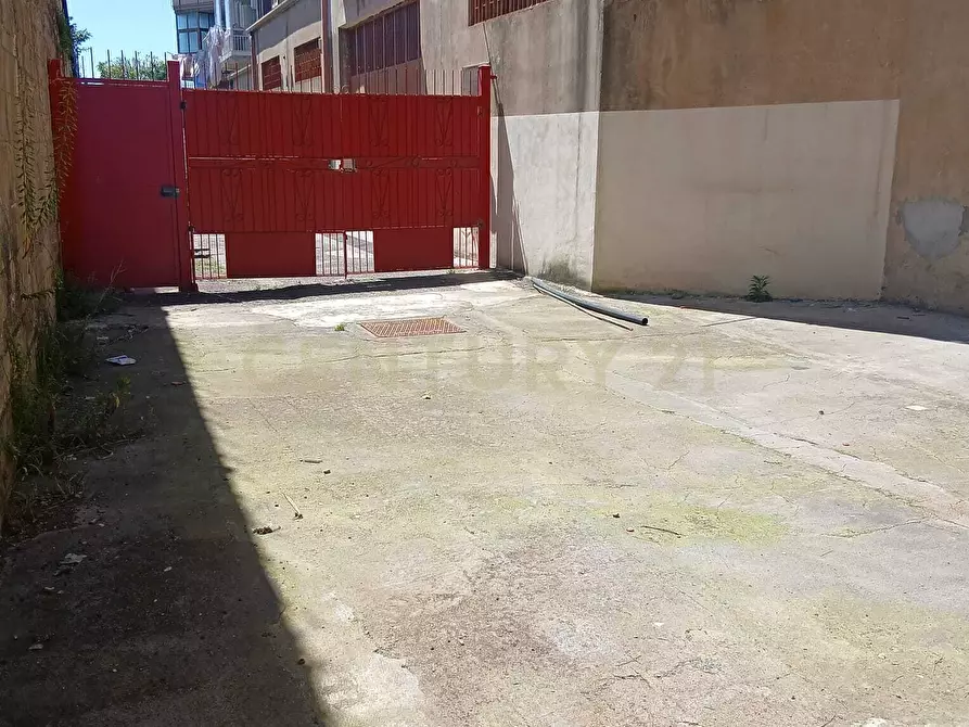 Immagine 3 di Magazzino in vendita  in Corso Indipendenza 260 a Catania