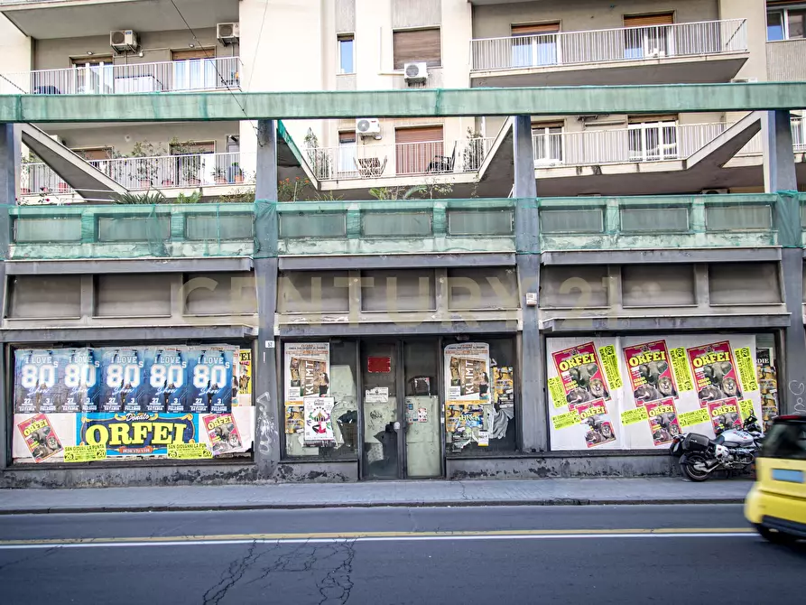 Immagine 22 di Locale commerciale in vendita  in Via Milano 93 a Catania