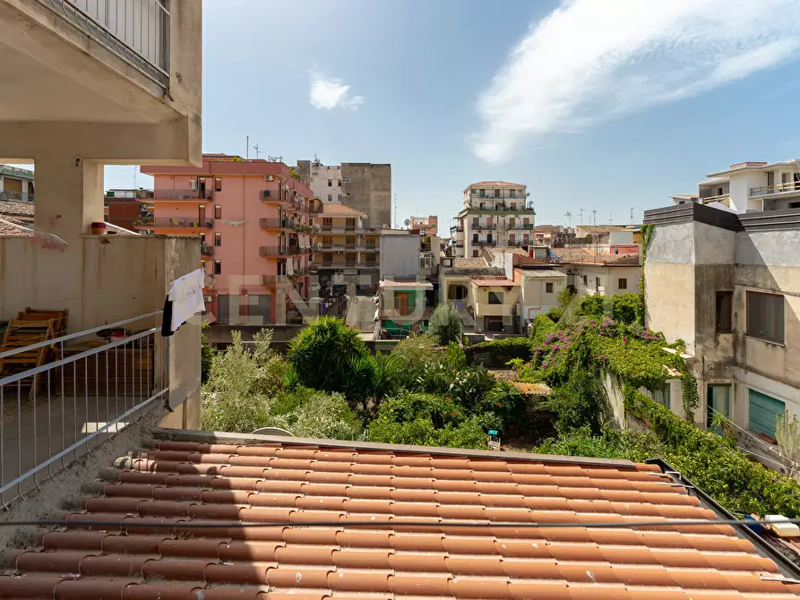 Immagine 30 di Quadrilocale in vendita  in Via Veglia 1 a Catania