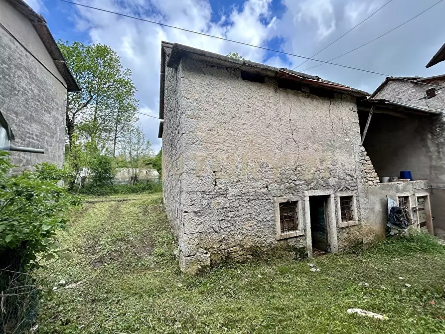 Immagine 15 di Rustico / casale in vendita  in Contrada Tezze a Velo Veronese
