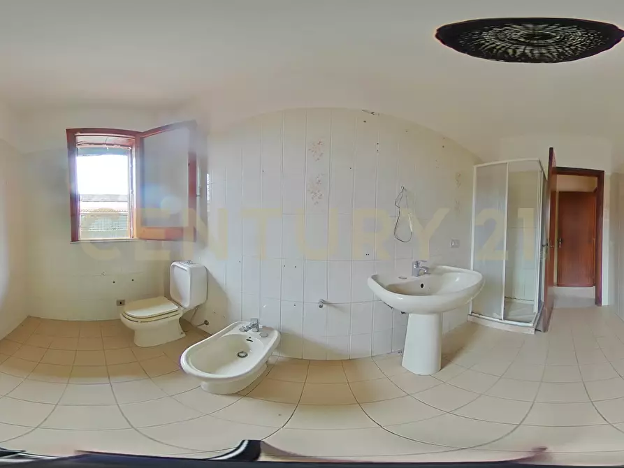 Immagine 37 di Quadrilocale in vendita  in Via Guglielmo Marconi 15 a Viagrande