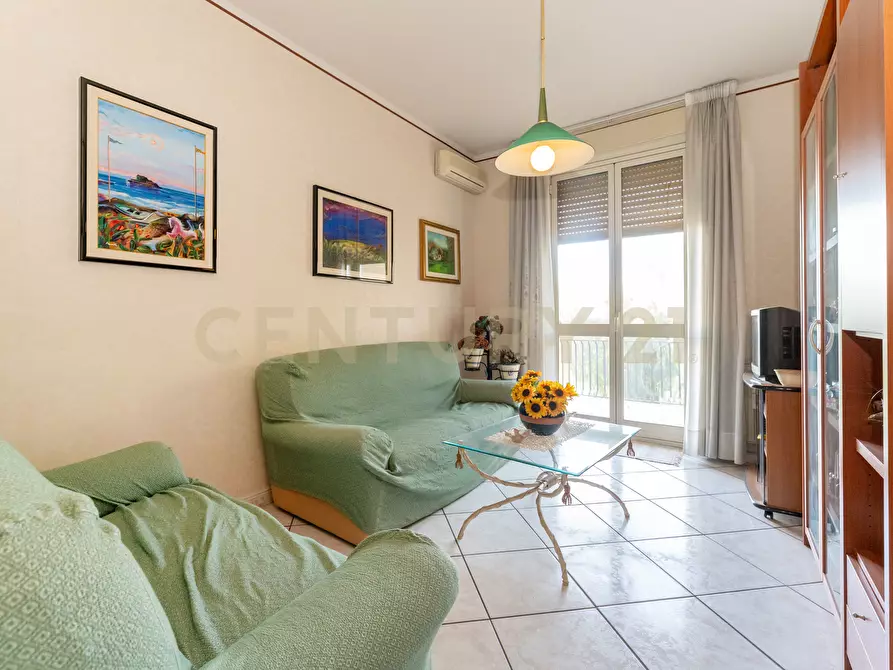 Immagine 39 di Pentalocale in vendita  in Viale Nitta 16b a Catania