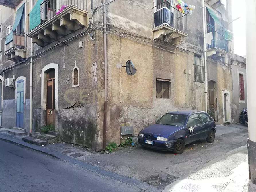 Immagine 23 di Trilocale in vendita  in Via F. Bianco 1 a Catania