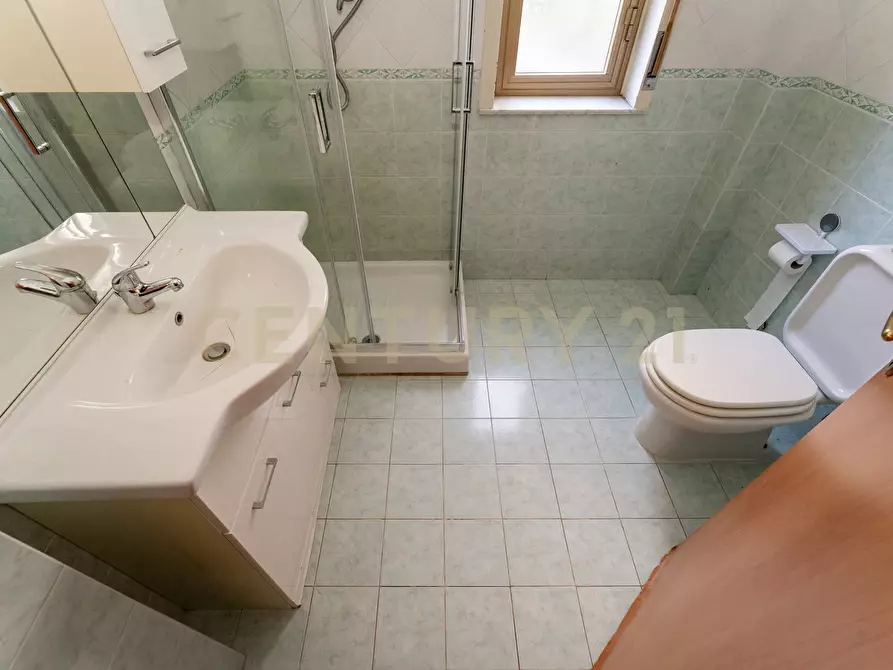 Immagine 26 di Quadrilocale in vendita  in Via Trieste 5 a Aci Castello