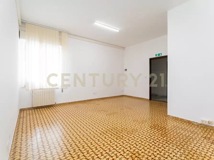 Immagine 9 di Ufficio in affitto  in Via Garibaldi 30 a Giarre