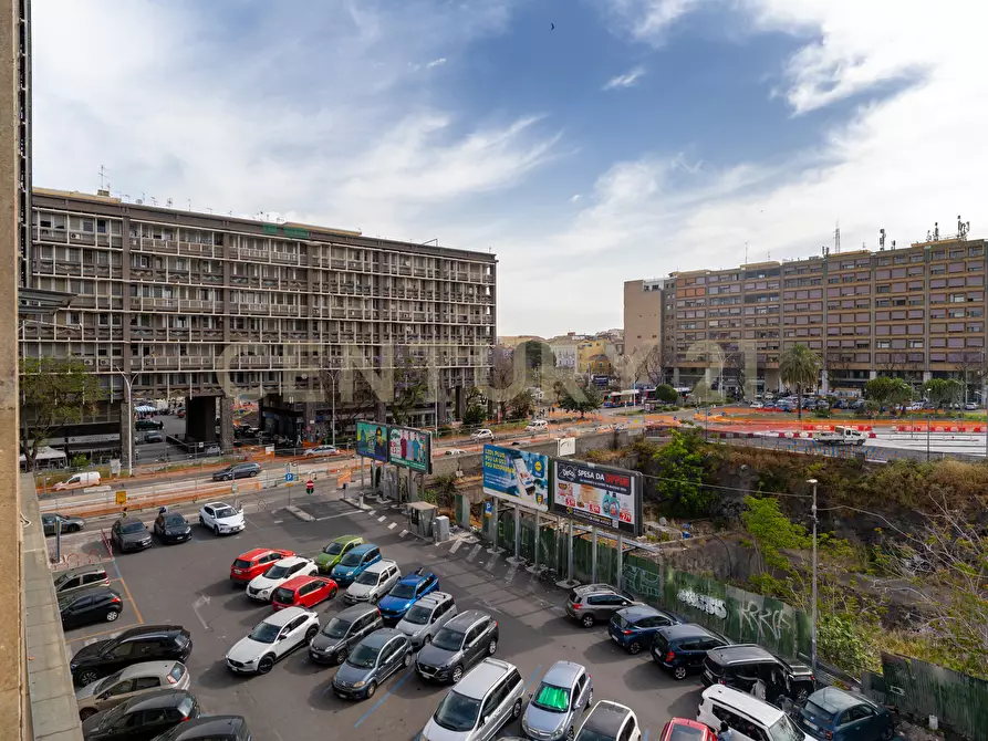Immagine 45 di Pentalocale in vendita  in Corso Sicilia 64 a Catania