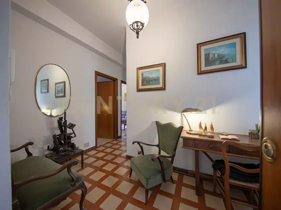 Immagine 1 di Bilocale in vendita  in Via Aurelia 301 a Roma