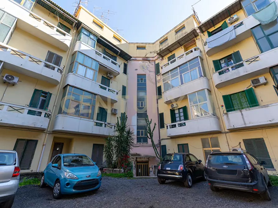 Immagine 29 di Bilocale in vendita  in VIALE MARIO RAPISARDI 158 a Catania