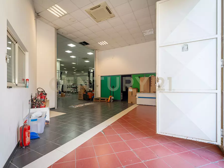 Immagine 16 di Attività commerciale in vendita  in Viale del Commercio a Misterbianco