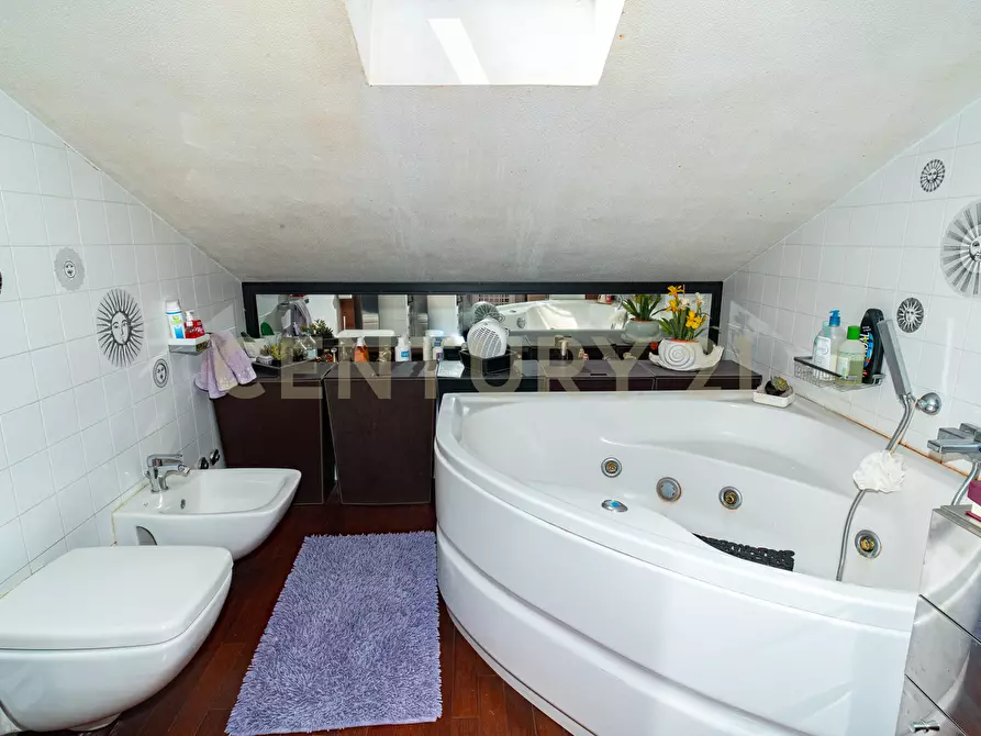 Immagine 31 di Villa in vendita  in Via G. Pezzana 9 a Aci Castello